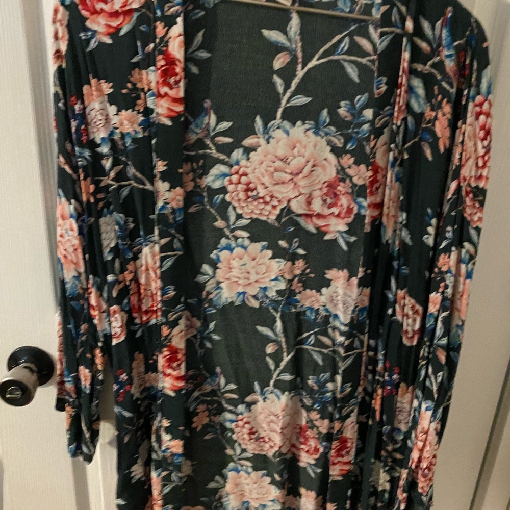 Forever 21 floral print kimono